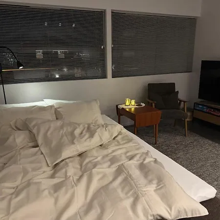 New With A View Near The City-center ترومسو